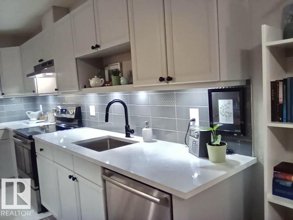 592 Hooke Road Northwest #135, Edmonton, AB T5A 5H2