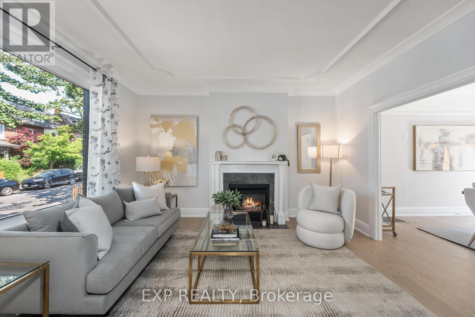 29 Grace St, Toronto, ON M6J 2S4