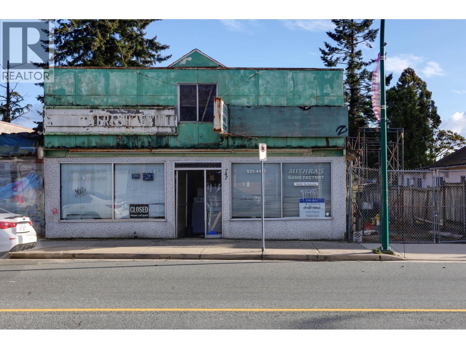 7474 Edmonds St, Burnaby, BC V3N 1B2
