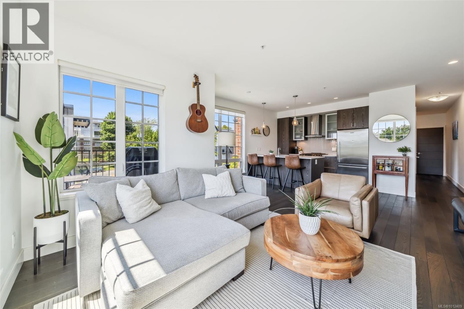 1011 Burdett Ave Unit 304 Ave, Victoria, BC V8V 3G9