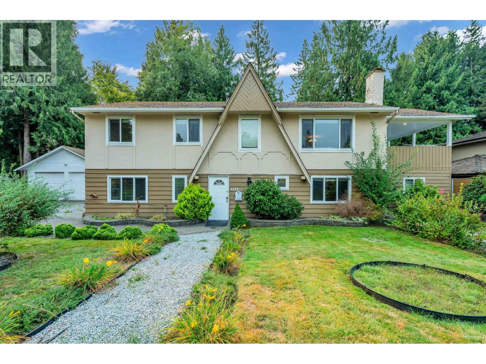 1226 Barberry Dr, Port Coquitlam, BC V3B 1G3