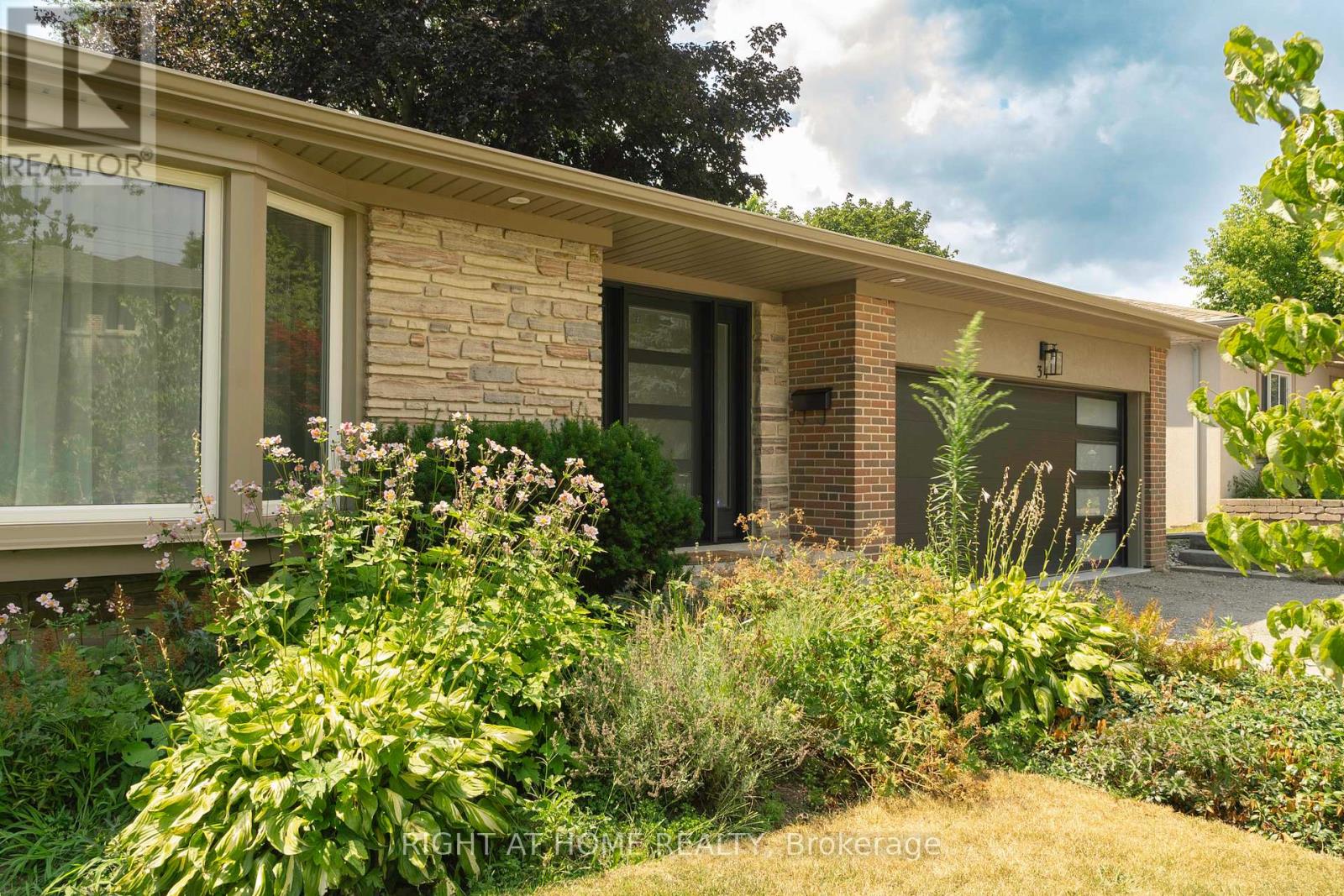 34 Wildrose Cres, Markham, ON L3T 1N5