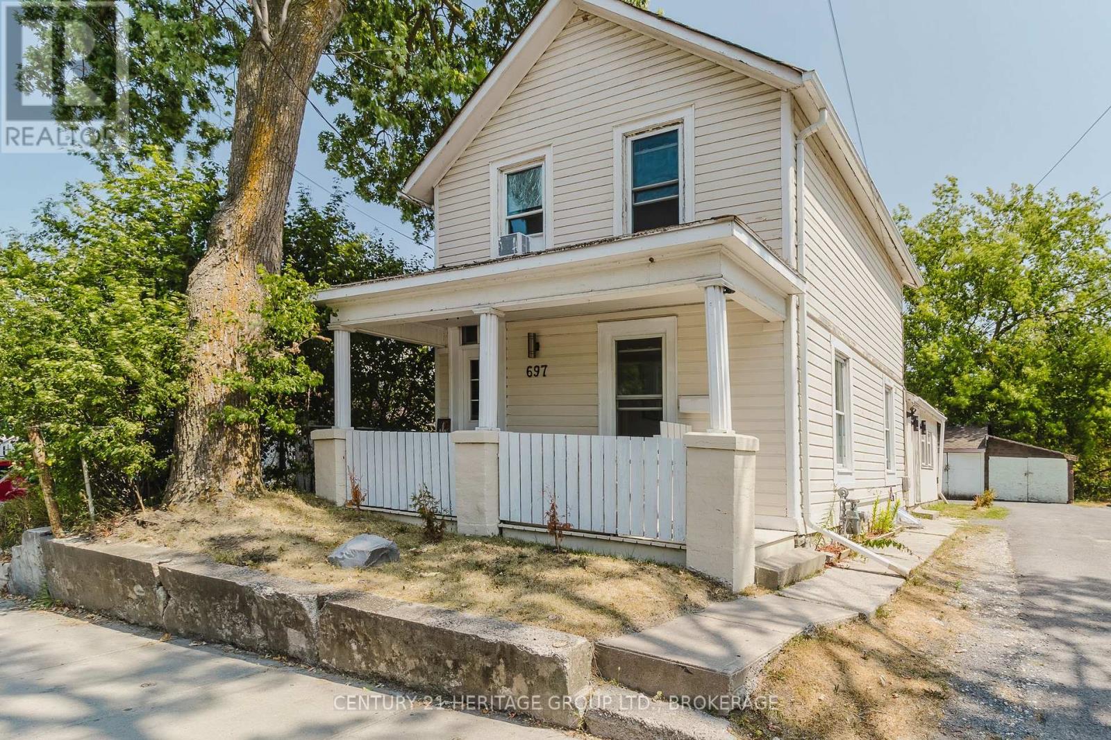697 Montreal St, Kingston, ON K7K 3J3