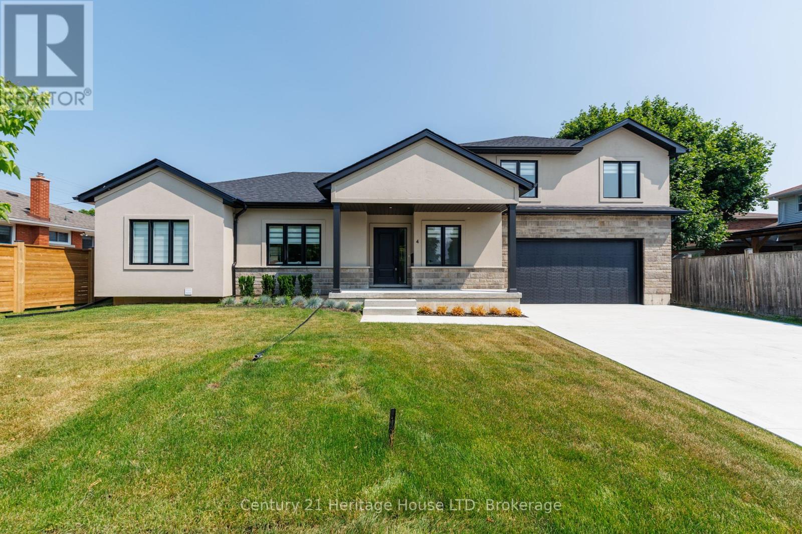 4 Meteor St, St. Catharines Rykertvansickle, ON L2S 2T1