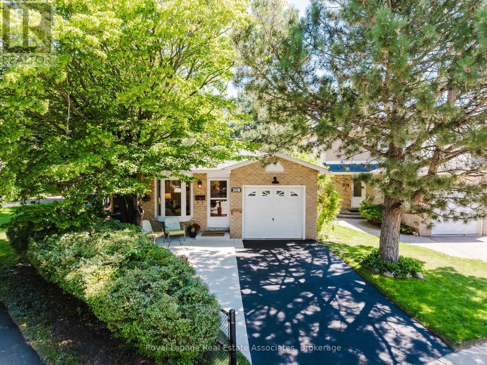 3116 Harris Cres, Mississauga, ON L5N 4Y2