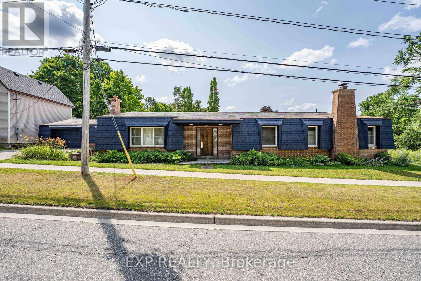 395 Brown St, Gravenhurst, ON P1P 1G6