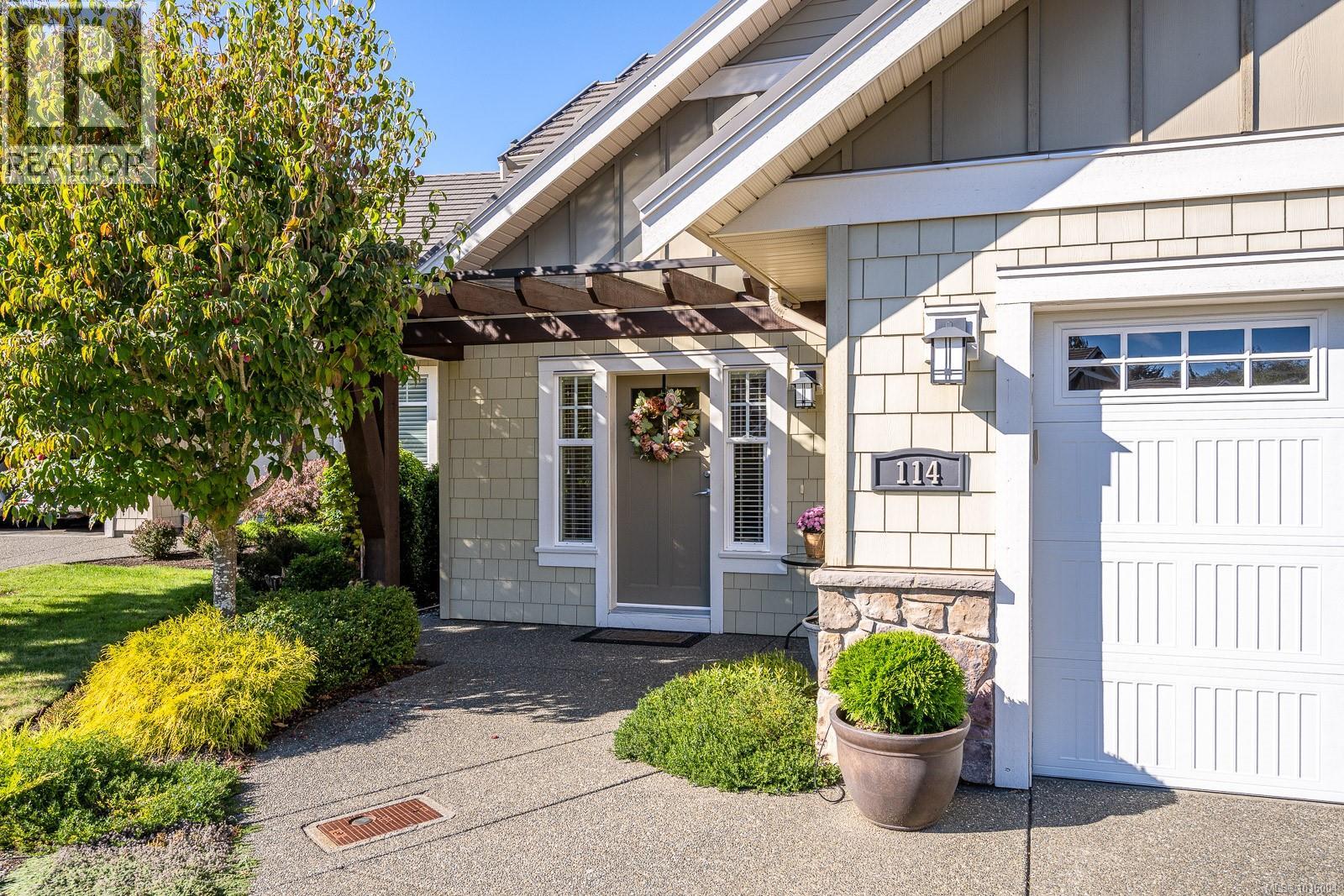 1055 Crown Isle Dr Unit 114 Dr, Courtenay, BC V9N 0A5
