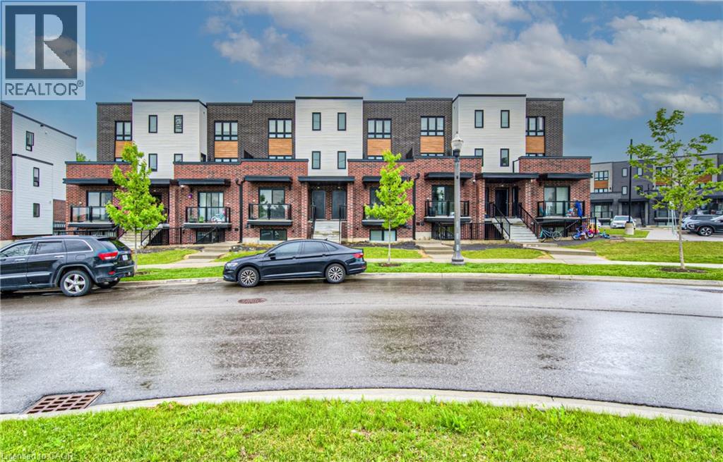 253 Chapel Hill Dr, Kitchener, ON N2R 0S4