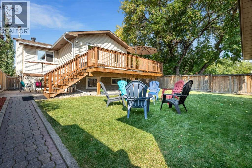 1205 Meadowbrook Dr SE, Airdrie, AB T4A 1W6