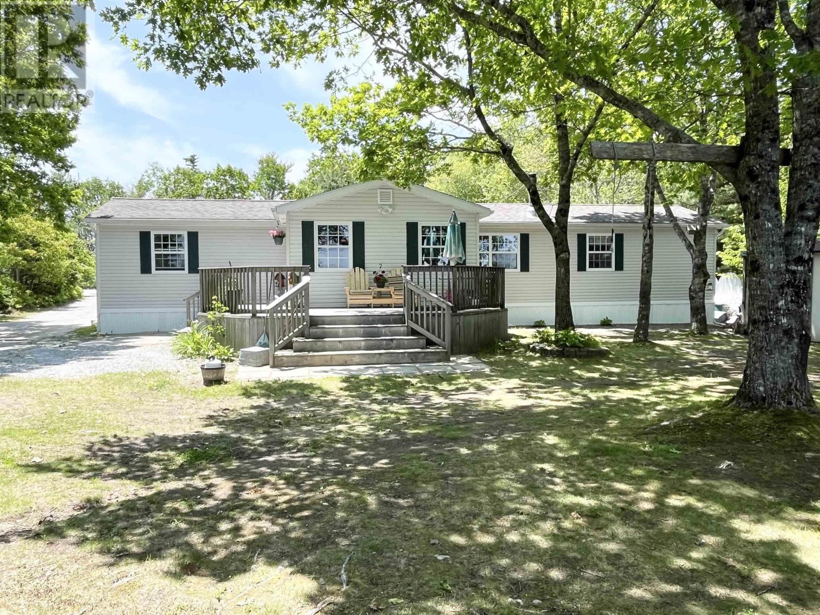 399 Clinton Rd, Shelburne, NS B0T 1W0