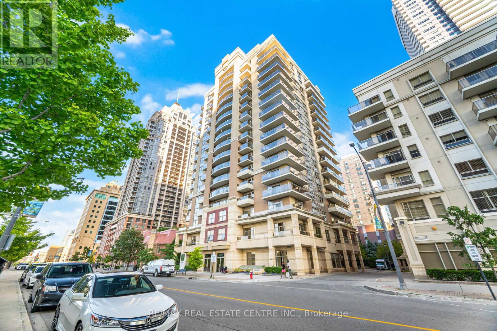 209 350 Princess Royal Dr, Mississauga, ON L5B 4N1