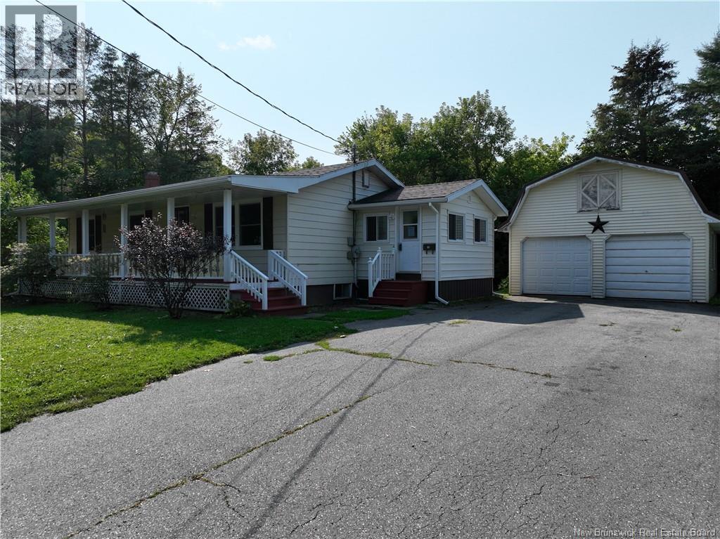 14 Veazey St, St. Stephen, NB E3L 2R8