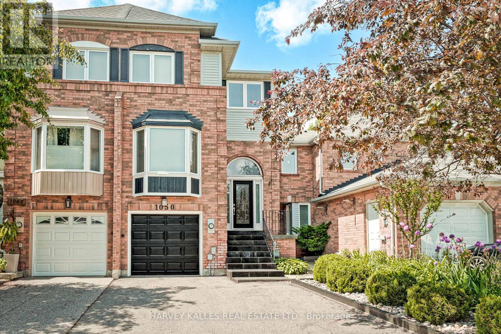 1050 Lindsay Dr, Oakville, ON L6M 3B6