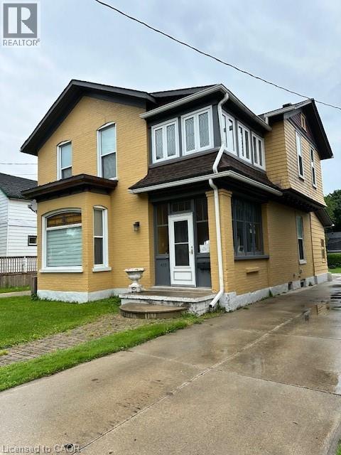 439 Main St W, North Perth, ON N4W 1A7