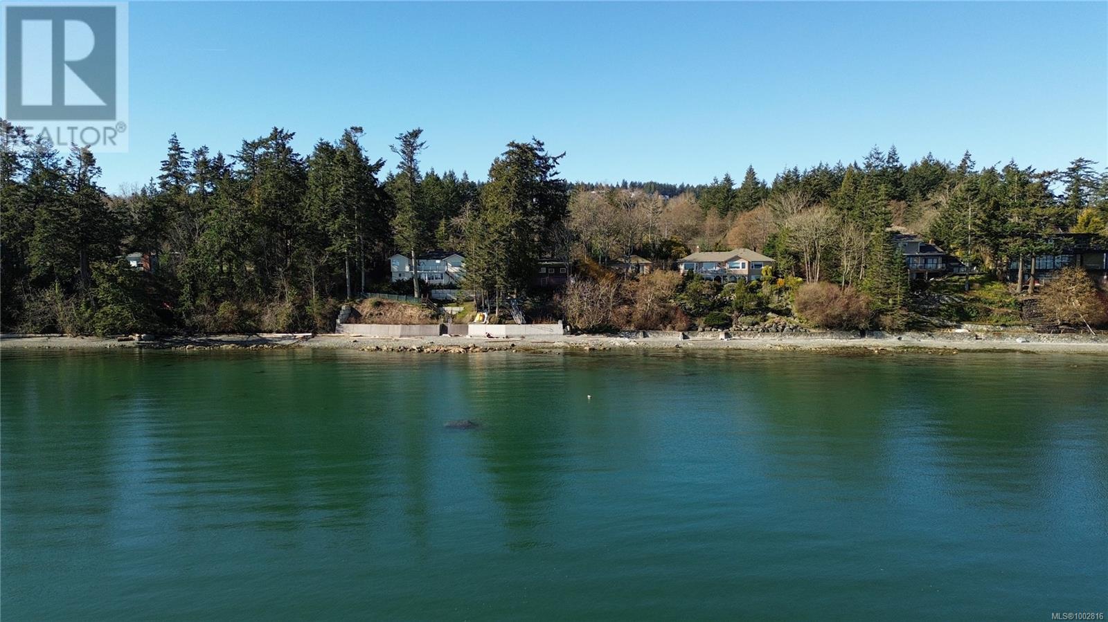 9005 Lochside Dr, North Saanich, BC V8L 1N1