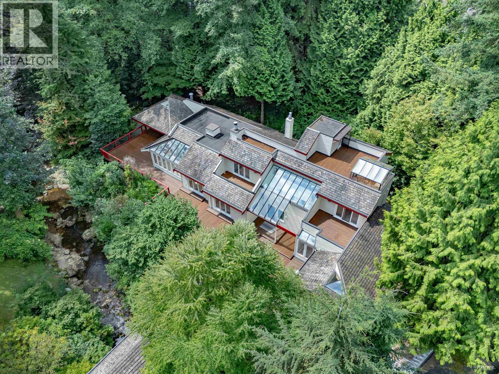 2901 Allan Rd, North Vancouver, BC V7J 3P4