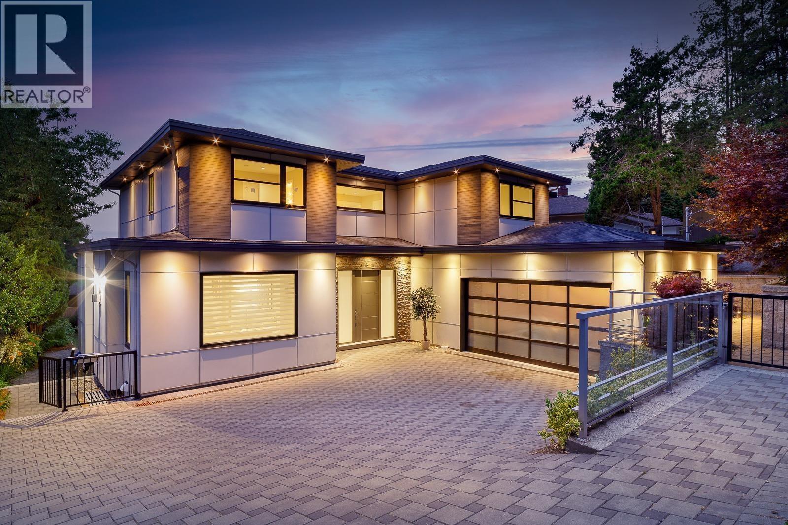 517 Granada Cres, North Vancouver, BC V7N 3A7