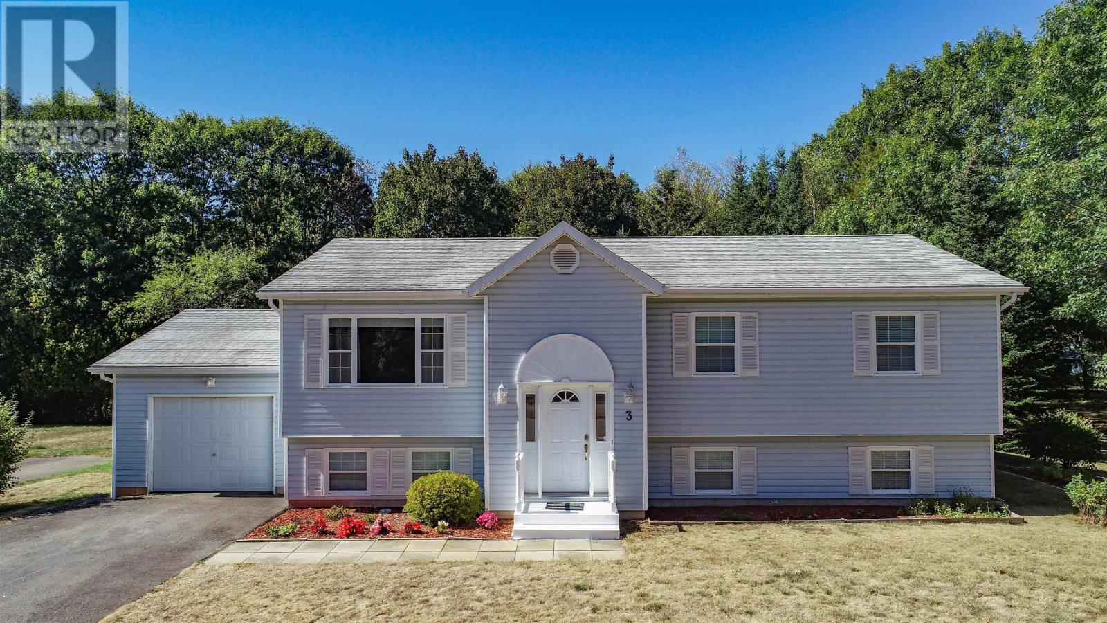 3 Acadia Dr, Kentville, NS B4N 5E1