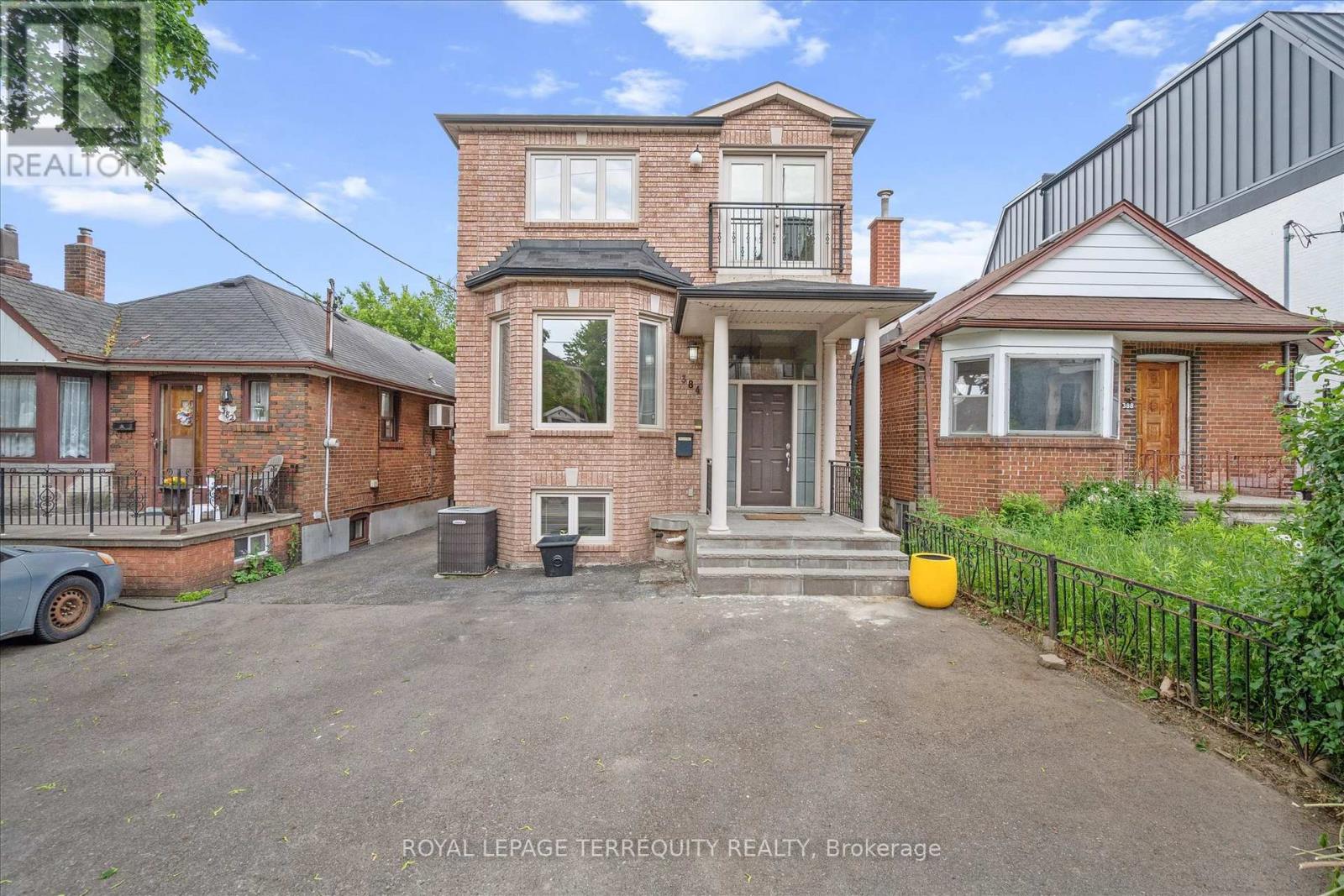384 Winnett Ave, Toronto, ON M6C 3M1