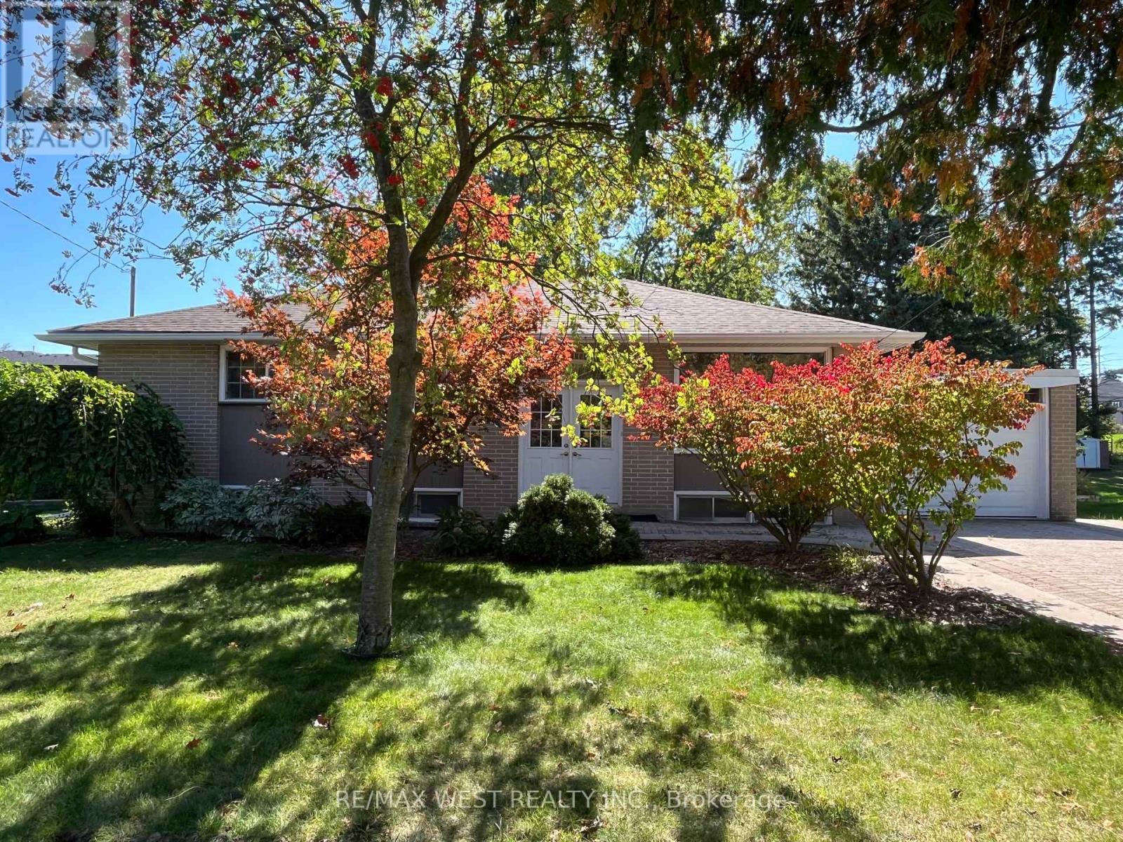 25 Norman Ave, King, ON L0G 1N0