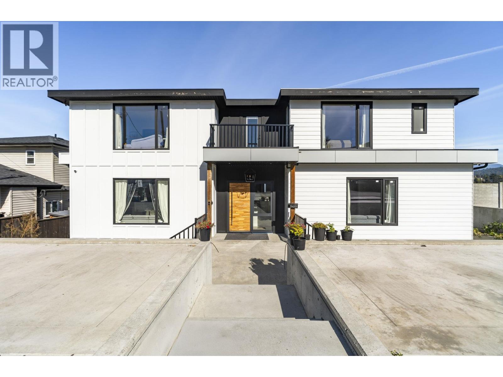 5499 Manor St, Burnaby, BC V5G 1B6