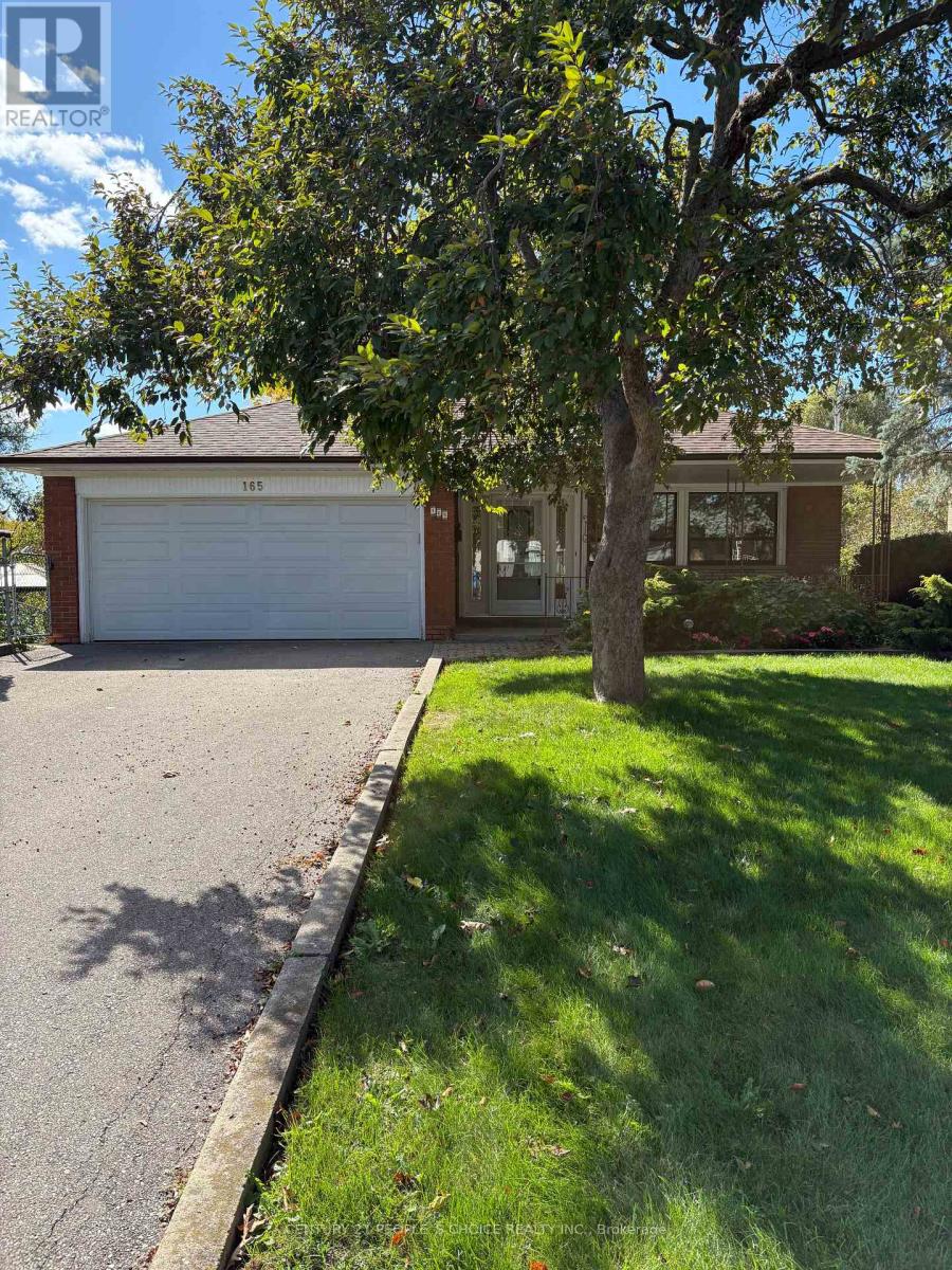 165 Verobeach Blvd, Toronto, ON M9M 1R2