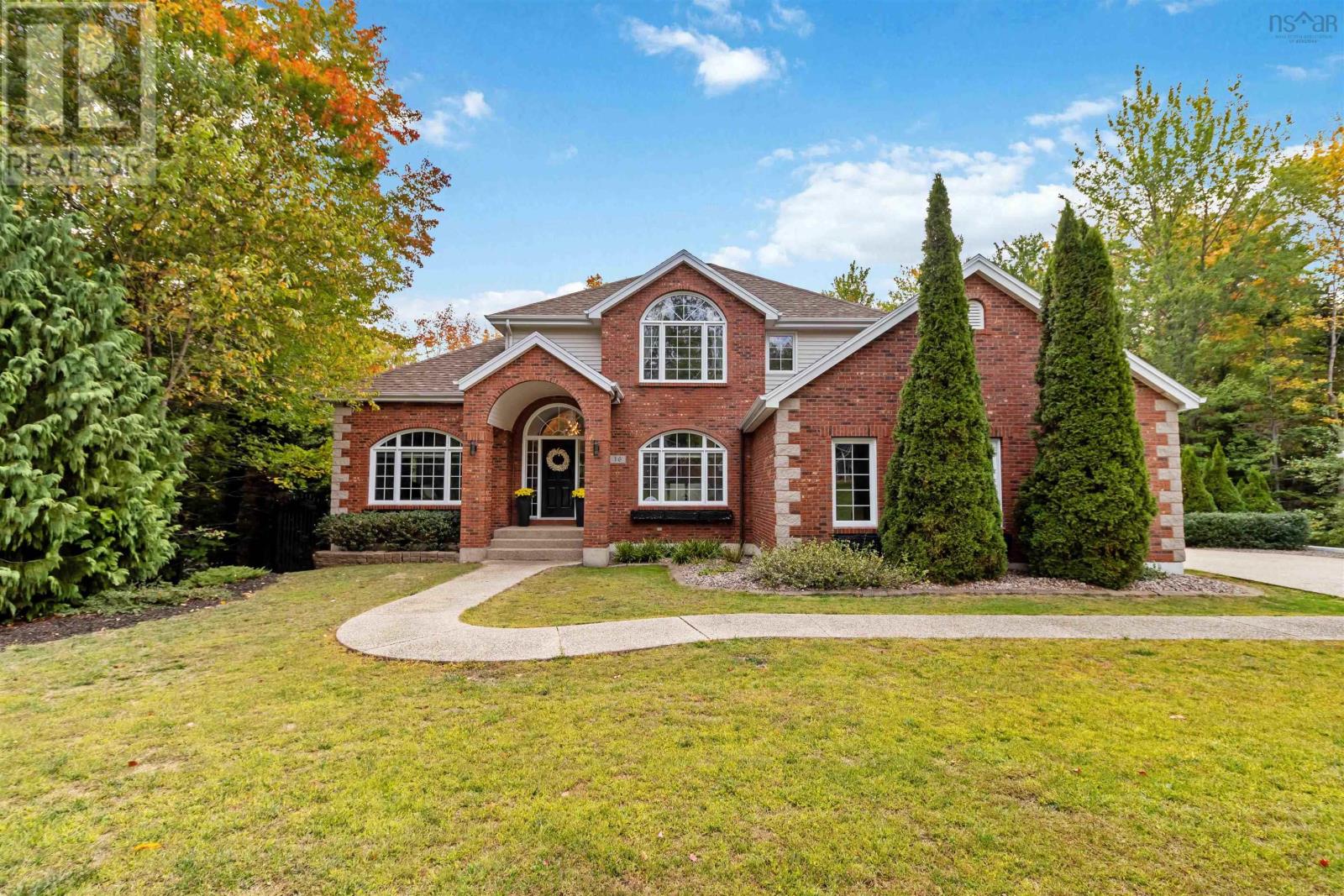 16 Cresthaven Ct, Bridgewater, NS B4V 3Z3