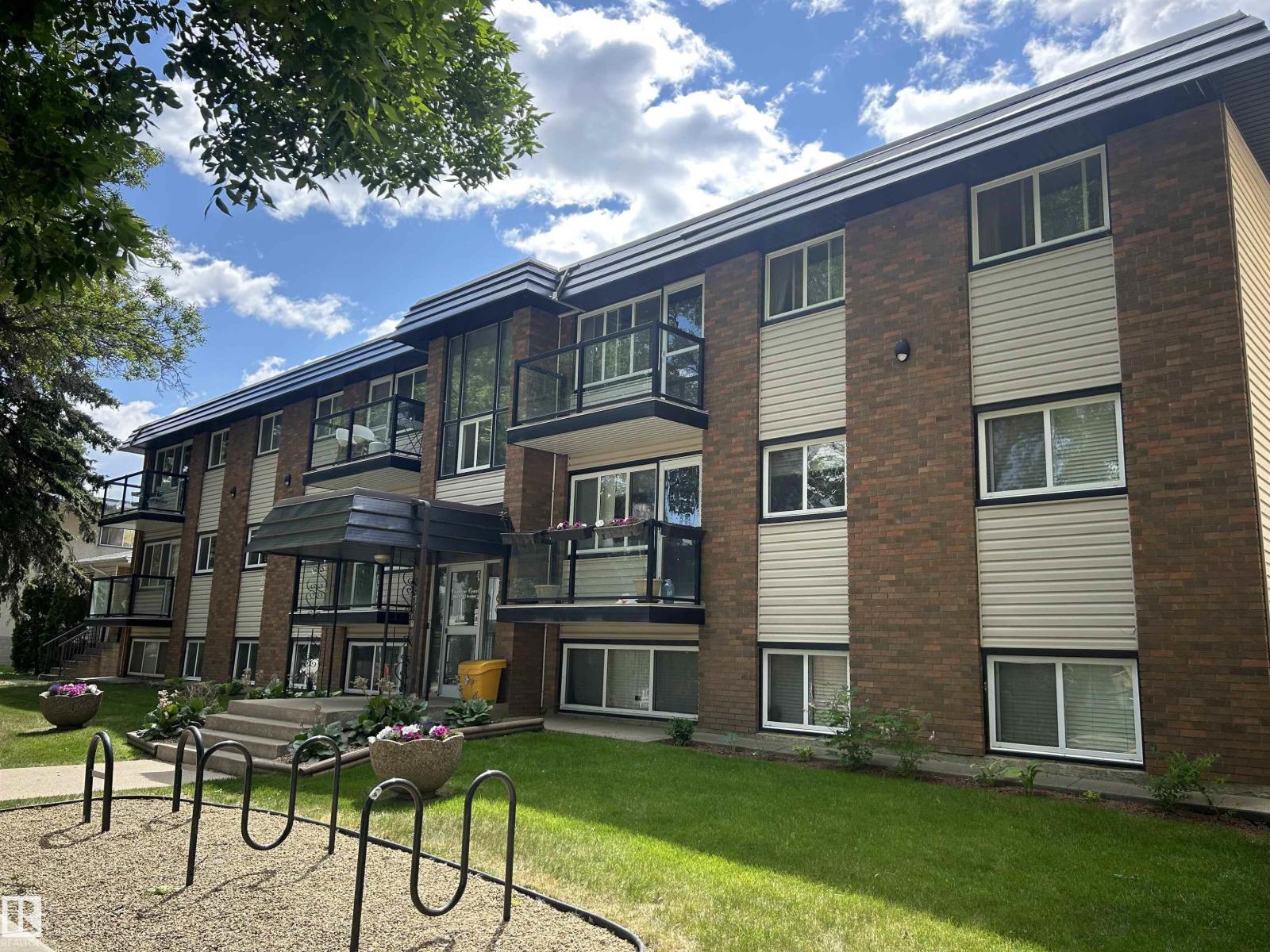 10125 83 Avenue Northwest #202, Edmonton, AB T6E 2C5