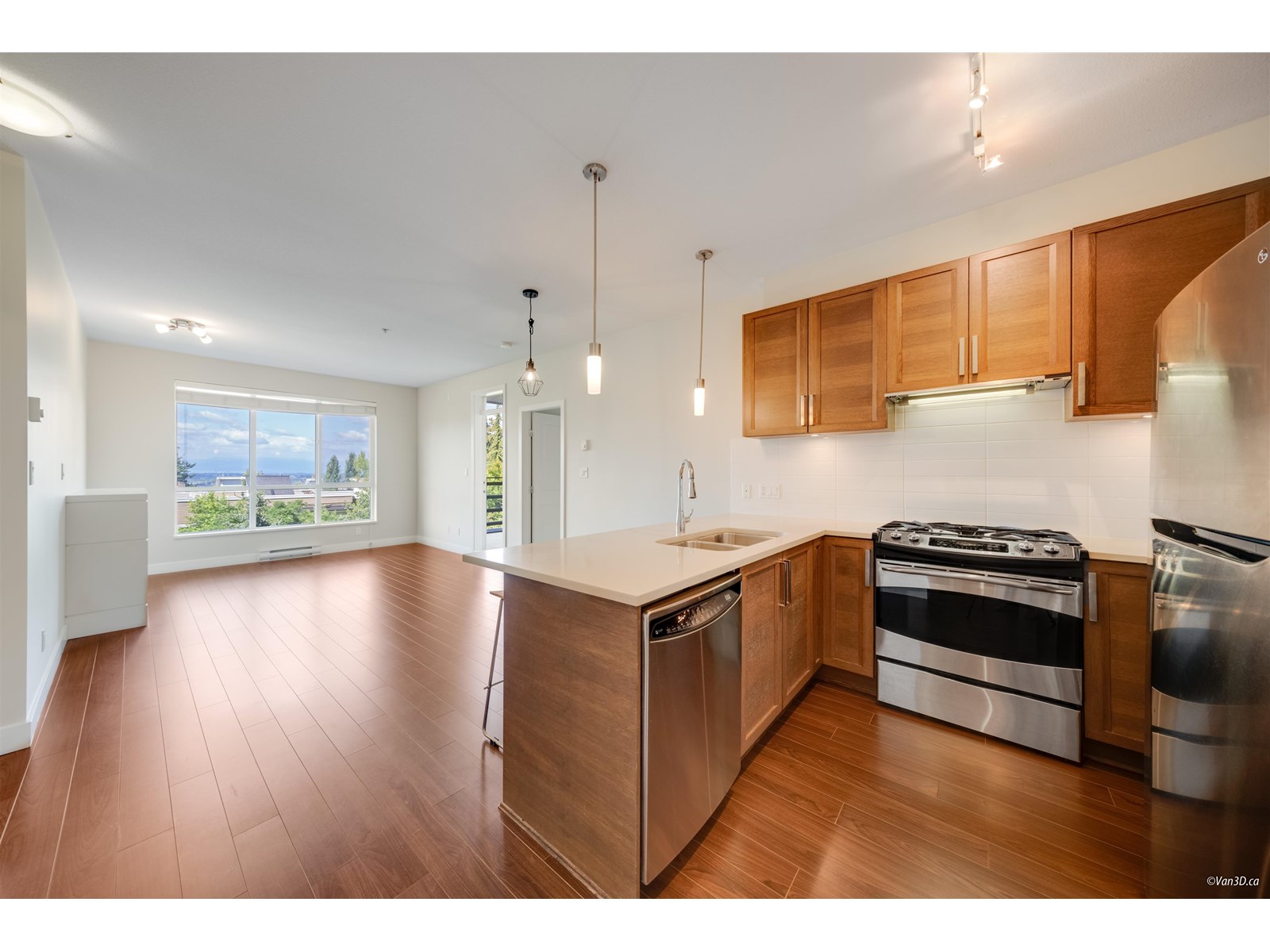 15850 26 Avenue Unit 210, Surrey, BC V3S 2N6