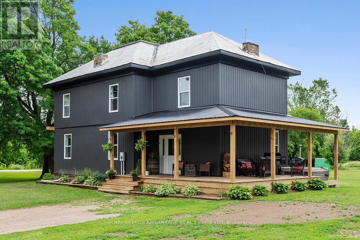 526 Kelford Dr, Tay Valley, ON K7H 3C5