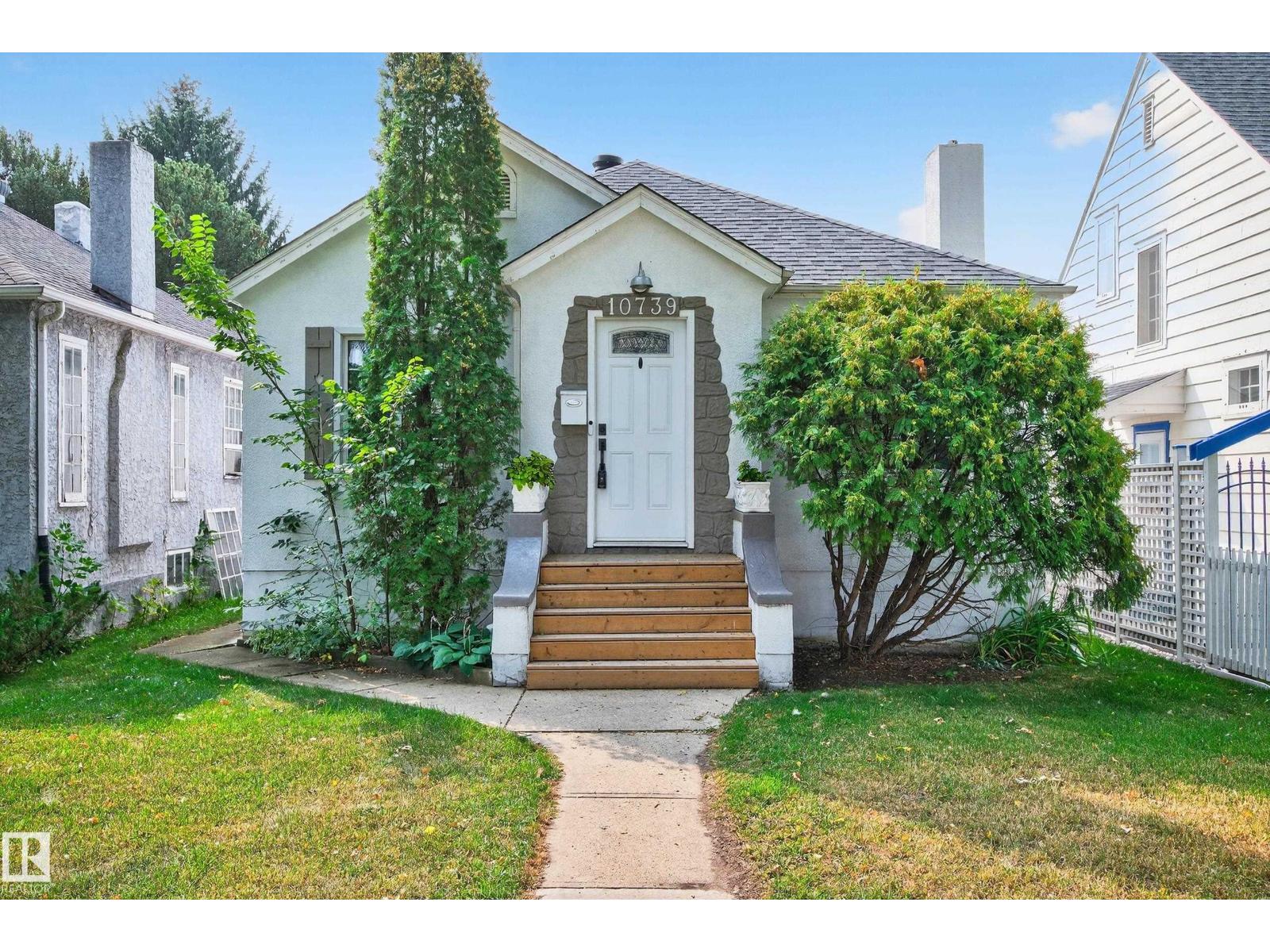 80 Av Nw Unit 10739, Edmonton, AB T6E 1V7