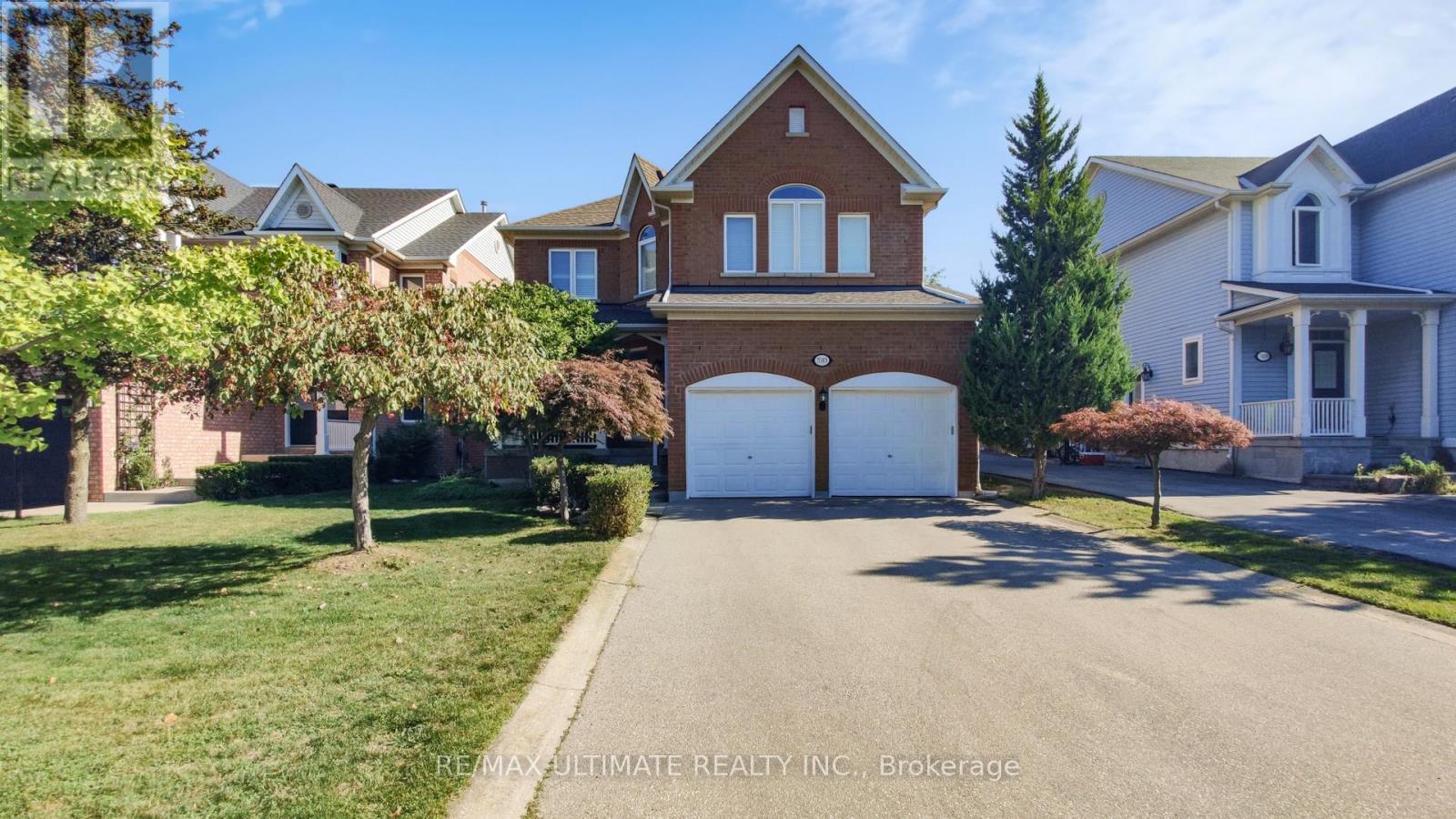 7013 Lessard Ln, Mississauga, ON L5W 1A4