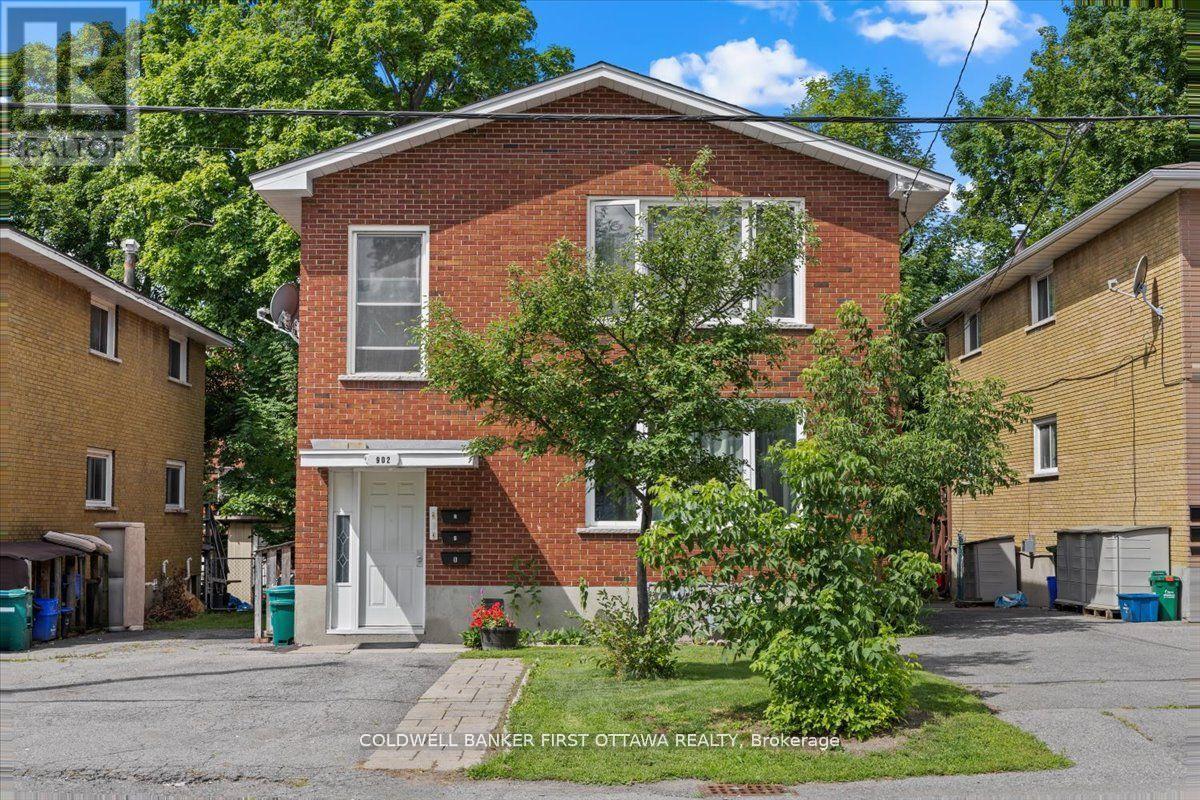 902 Watson St, Ottawa, ON K2B 6B9