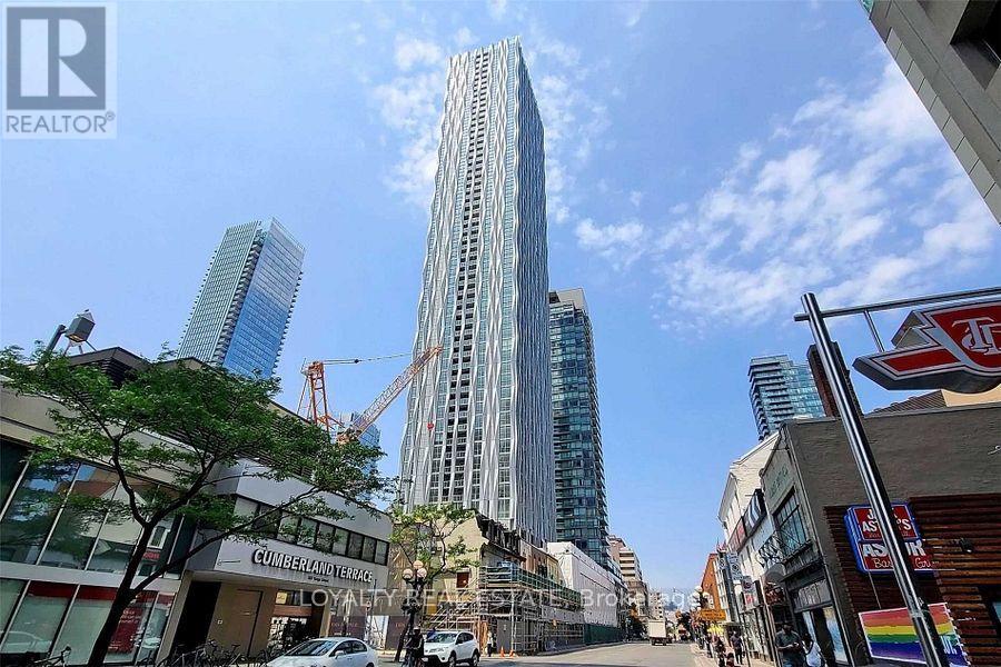 801 1 Yorkville Ave, Toronto, ON M4W 0B1