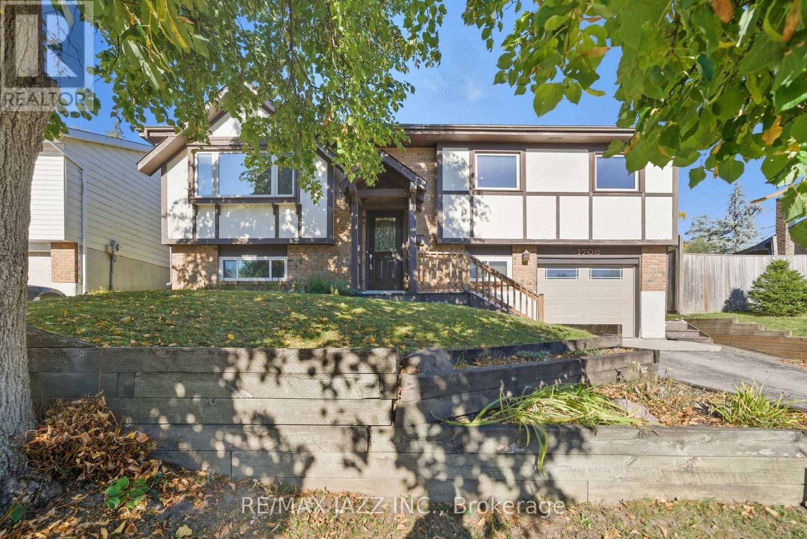 1708 Redwood Dr Ward 2 Dr, Peterborough, ON K9K 1M3