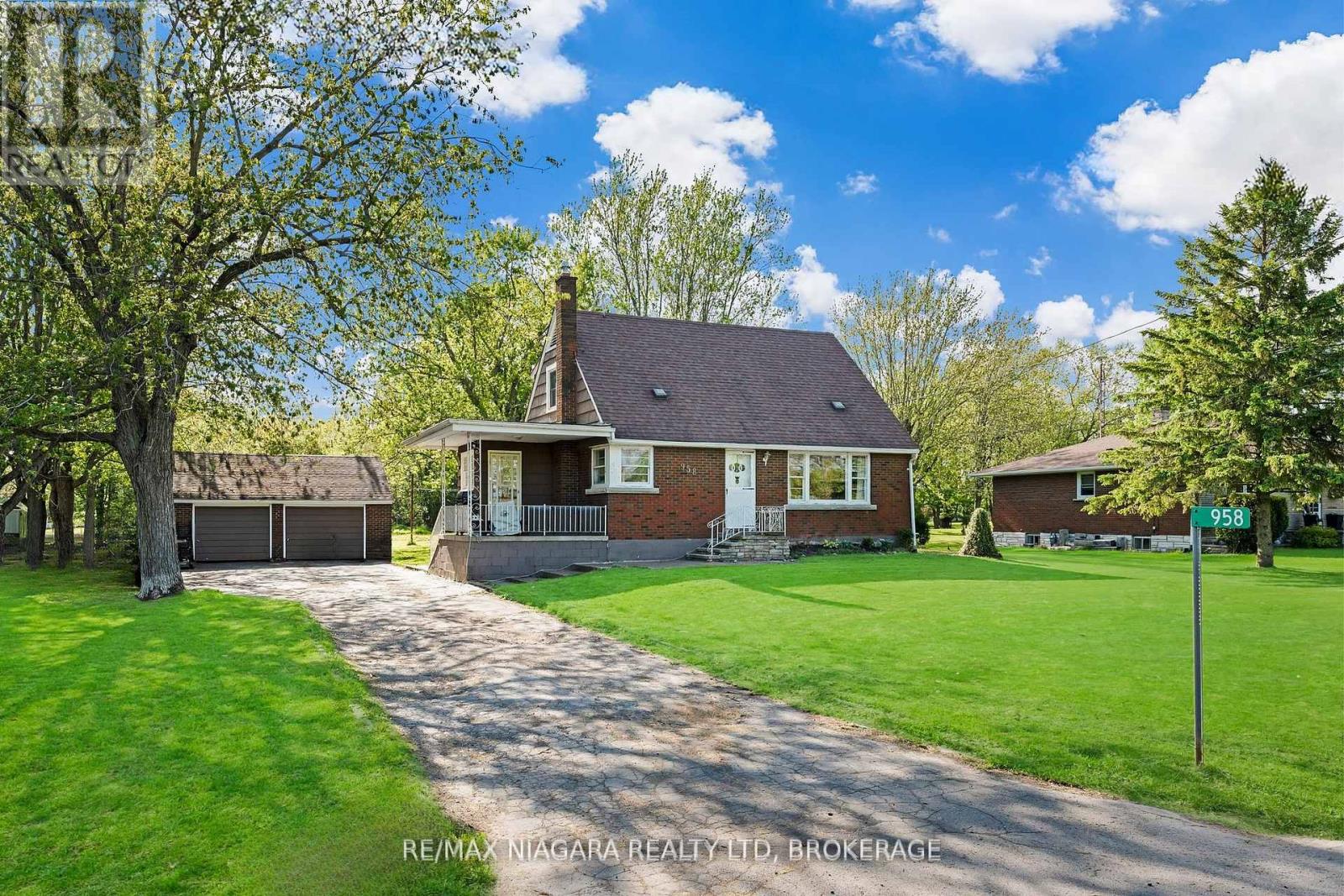 958 Silver Bay Rd, Port Colborne, ON L3K 5V3