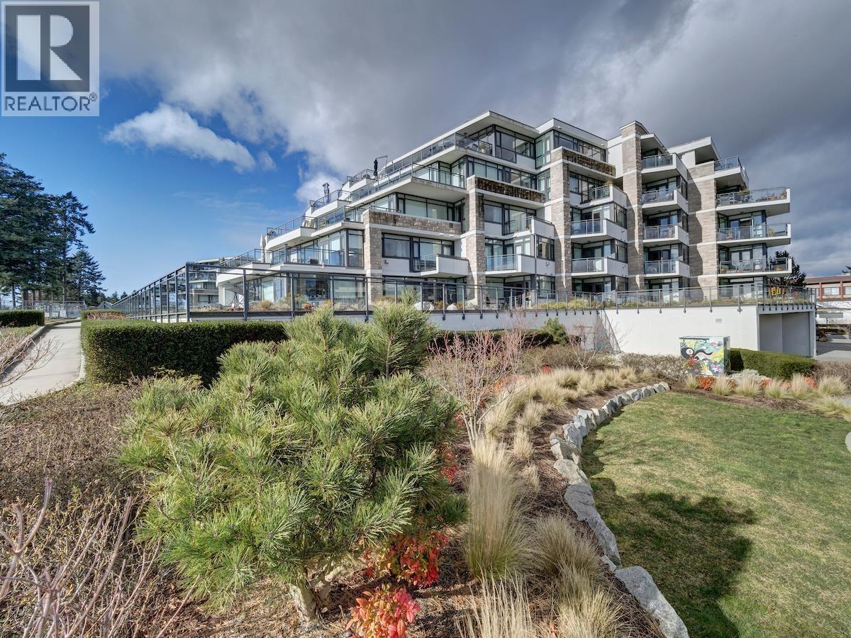 5725 Teredo Street Unit 405, Sechelt, BC V7Z 0J7