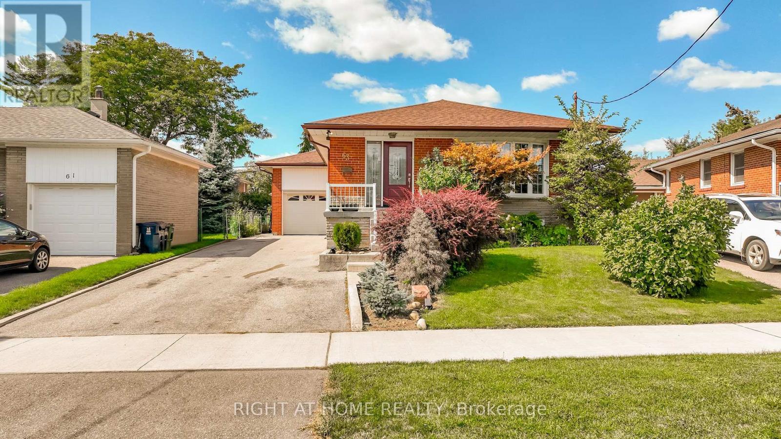 63 Allonsius Dr, Toronto, ON M9C 3N6