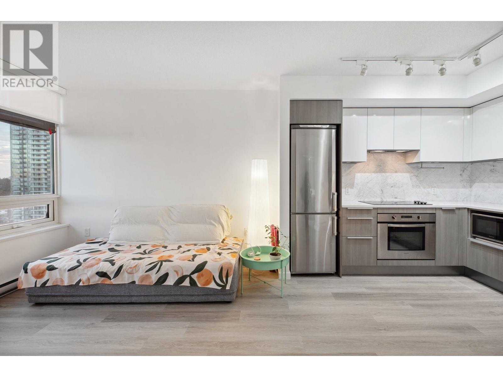 6461 Telford Avenue Unit 906, Burnaby, BC V5H 0B8