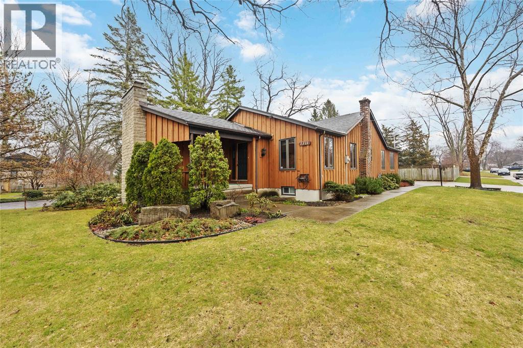 1311 Lakeshore Rd, Sarnia, ON N7S 2L9