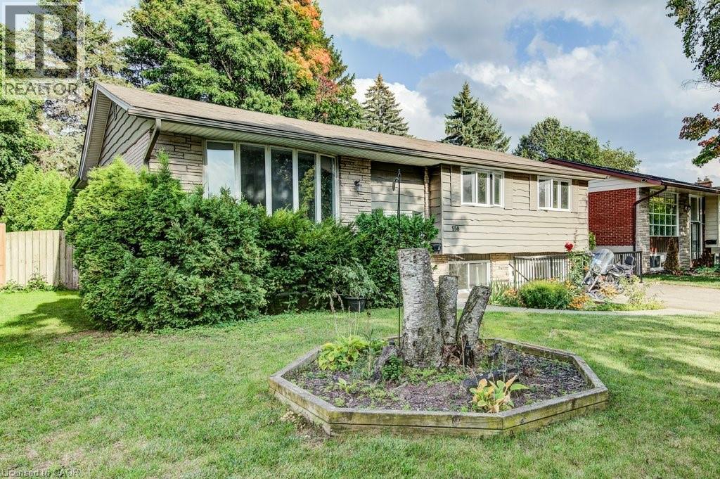 558 Sprucehill Ave, Waterloo, ON N2L 4V7