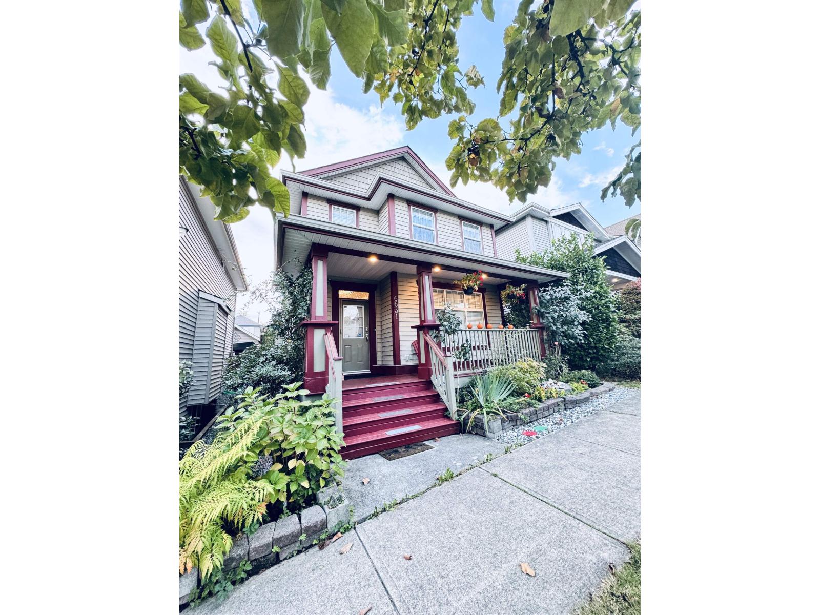 192 Street Unit 6631 #a, Surrey, BC V4N 0B9