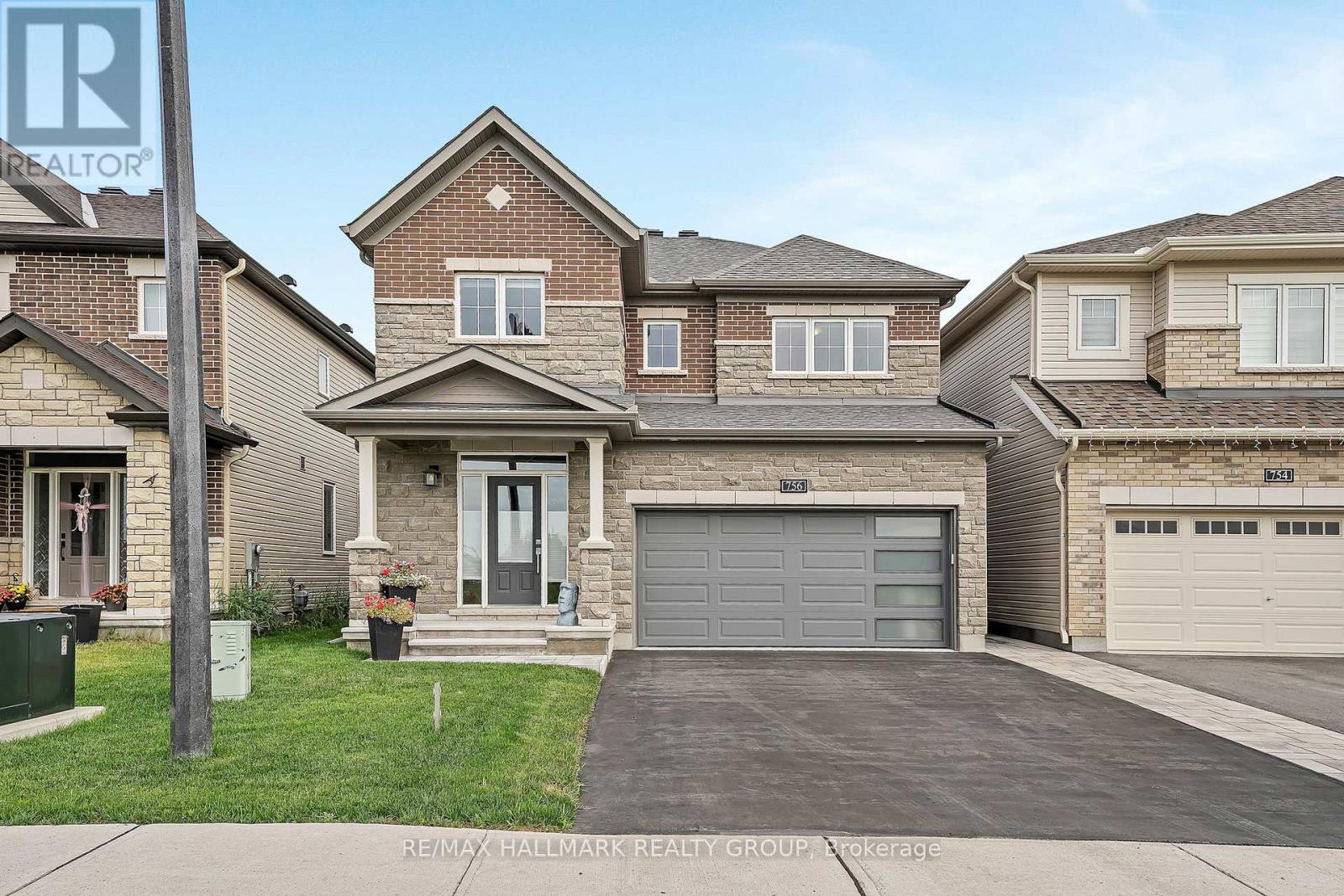 756 Cappamore Dr, Ottawa, ON K2J 6W3