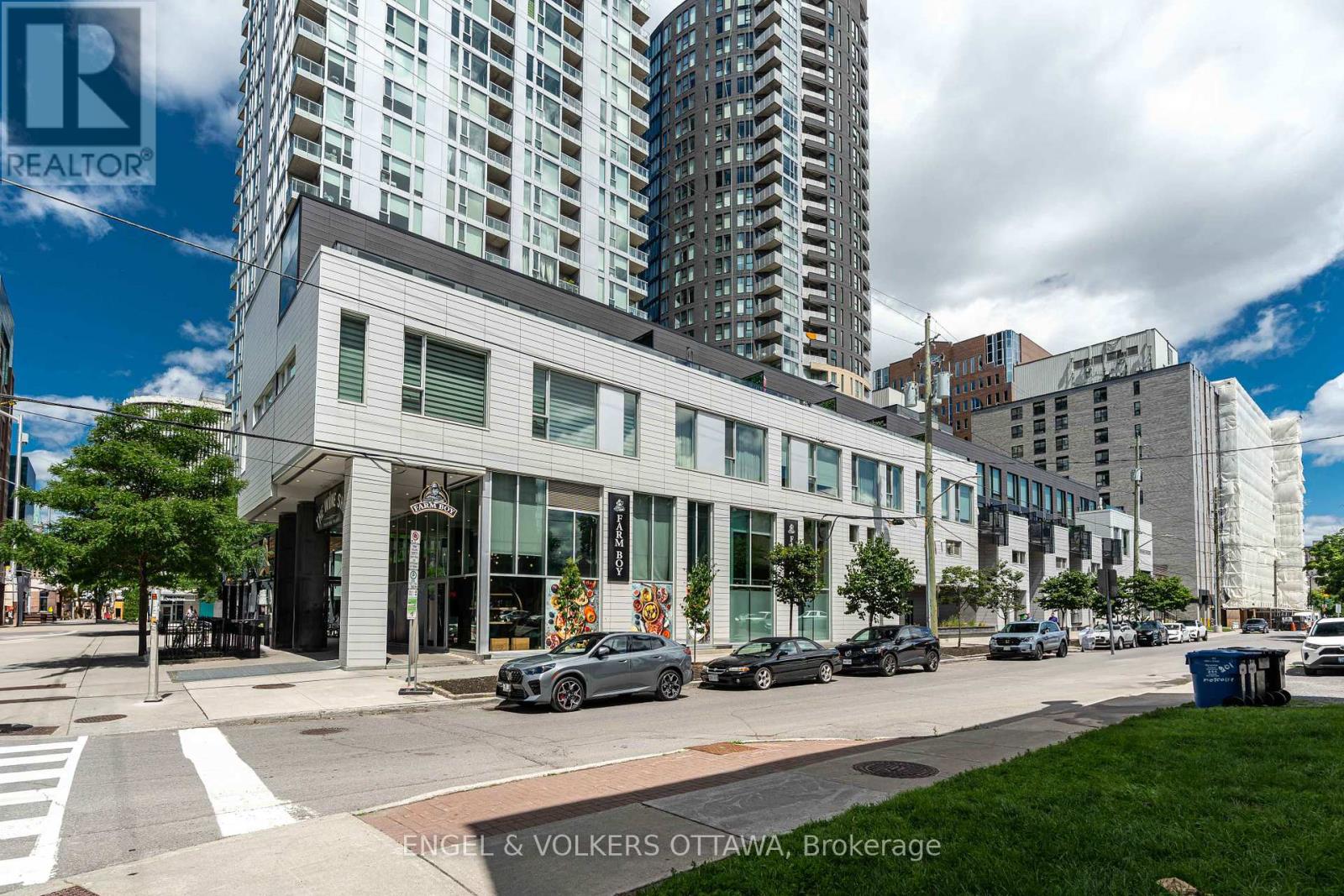 218 197 Lisgar St, Ottawa, ON K2P 0C3
