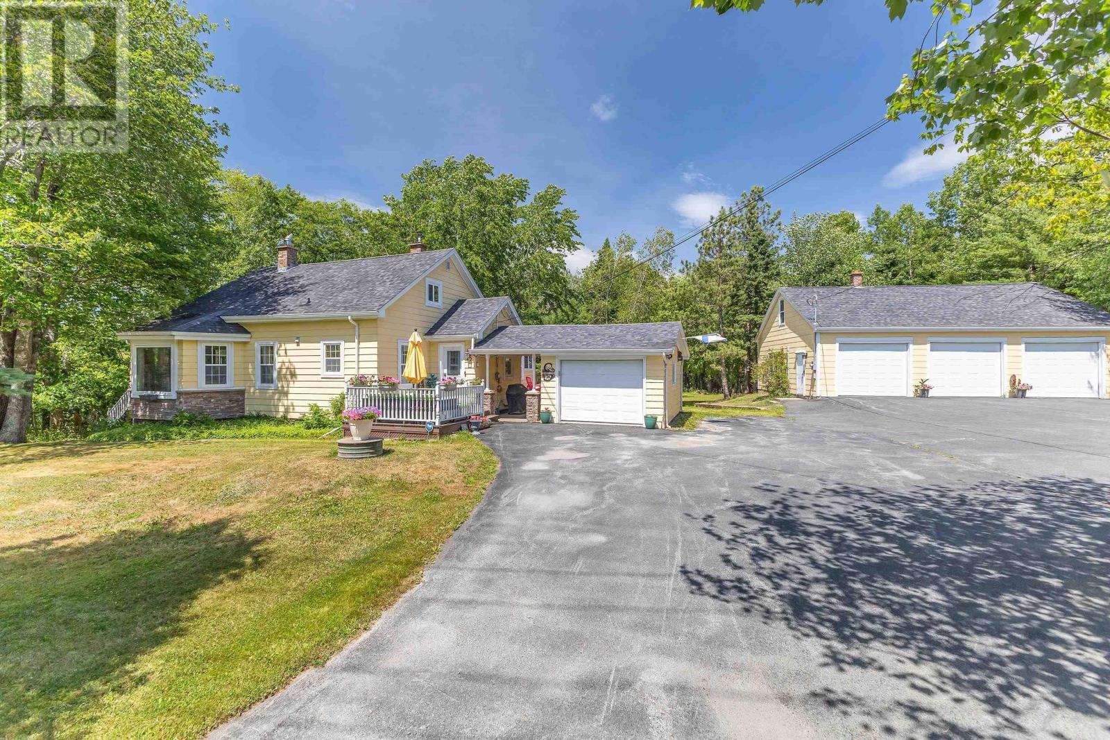 42 Oldham Rd, Enfield, NS B2T 1E2