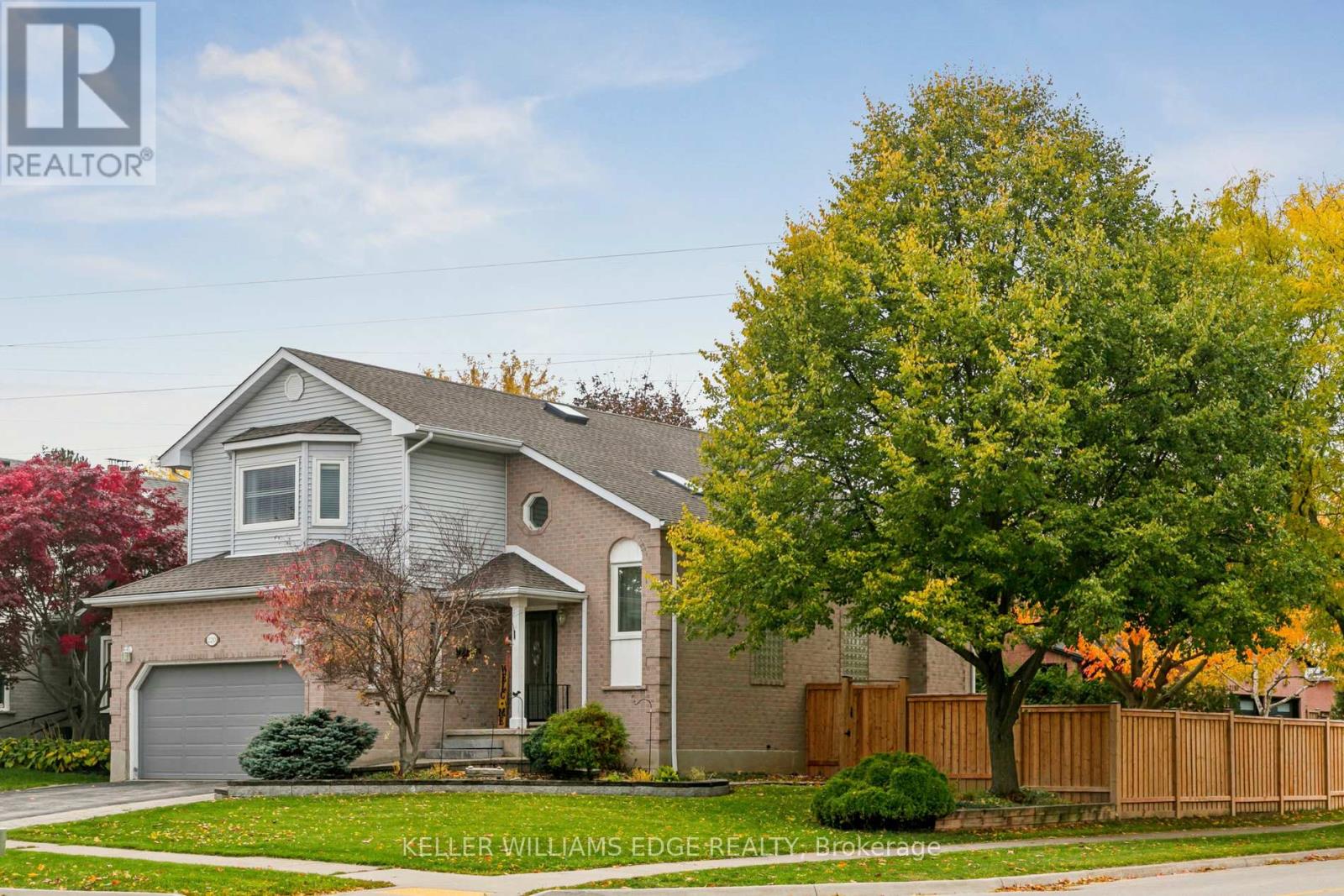 2210 Heidi Ave, Burlington, ON L7M 3W5