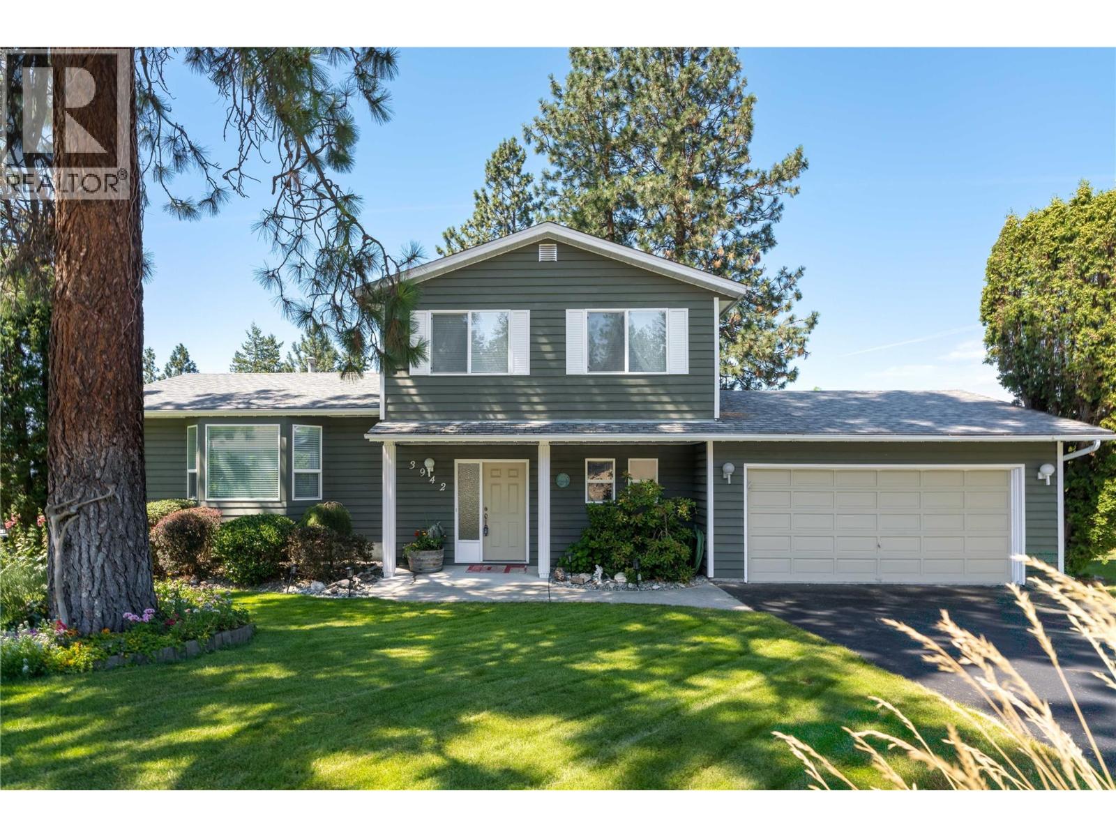 3942 Suncrest Ct, Kelowna, BC V1W 4E8