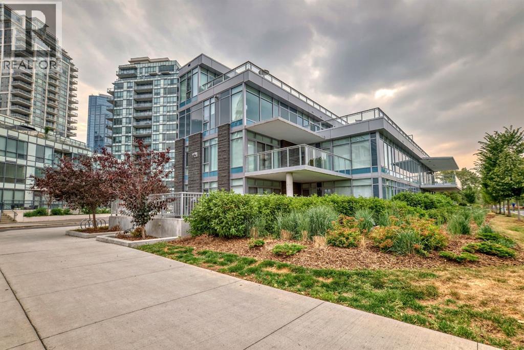 88 Waterfront Mews Sw Unit 101, Calgary, AB T2P 1K7