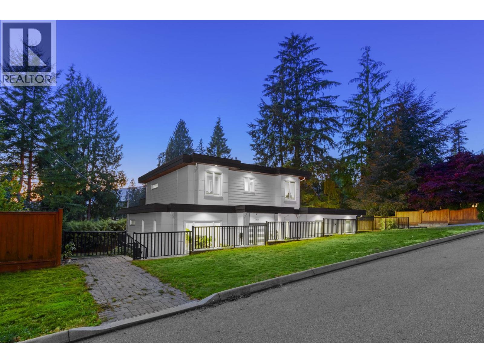 4935 Cedarcrest Ave, North Vancouver, BC V7R 3R7