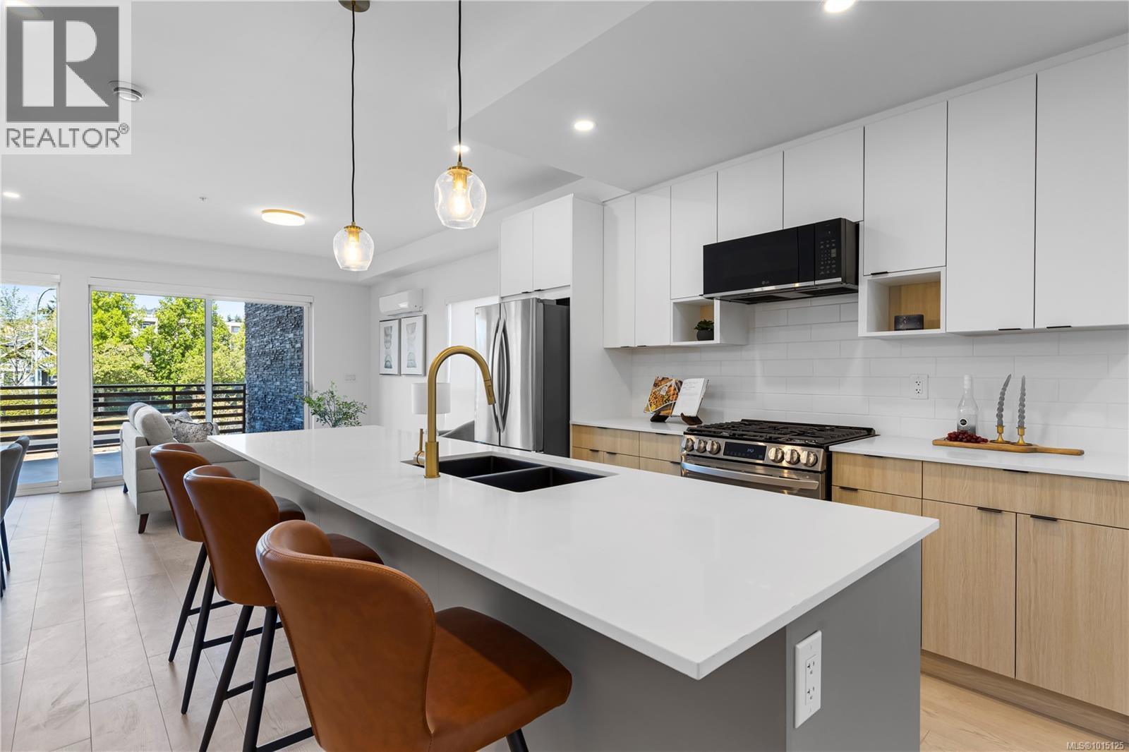 2629 Millstream Rd Unit 101 Rd, Langford, BC V9B 3R8